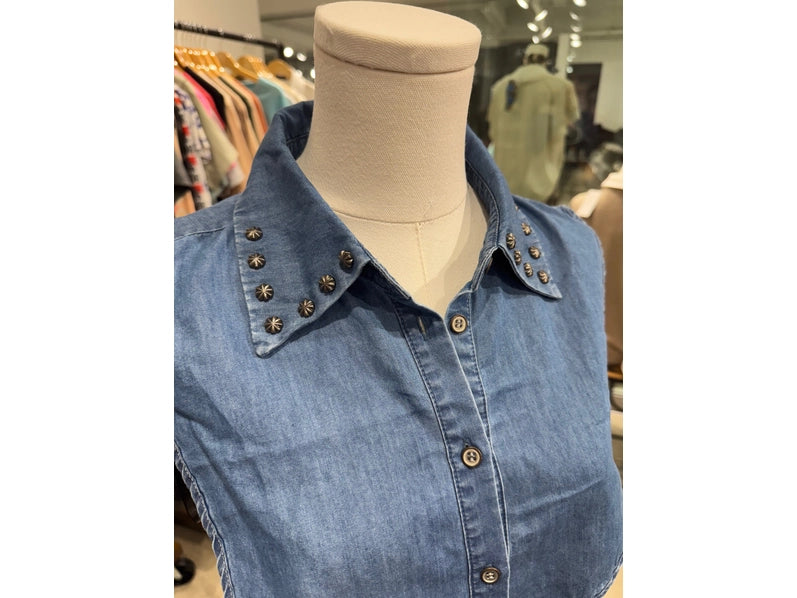 The Stud Jean Collar